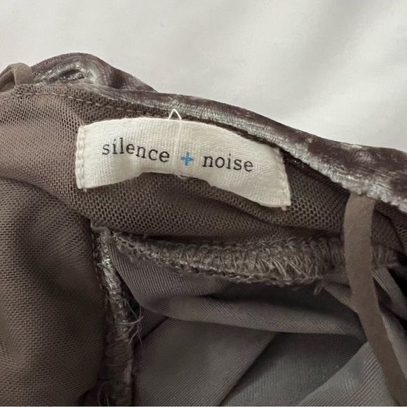 Urban Outfitters Silence & Noise Crushed Velvet Shorts Romper in Taupe - Picture 3 of 4